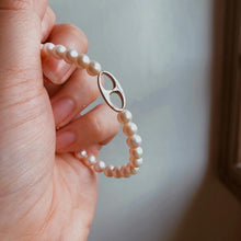 Load image into Gallery viewer, Methone Pearl Bracelet
