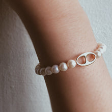 Load image into Gallery viewer, Methone Pearl Bracelet
