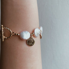 Load image into Gallery viewer, Titan Pearl Bracelet
