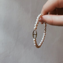 Load image into Gallery viewer, Methone Pearl Bracelet
