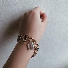 Load image into Gallery viewer, Herschel Pearl Bracelet
