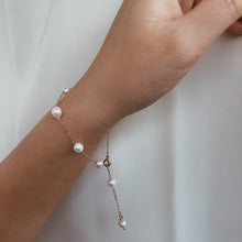 Load image into Gallery viewer, Angler Pearl Bracelet
