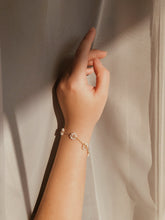 Load image into Gallery viewer, Little Flower Pearl Bracelet
